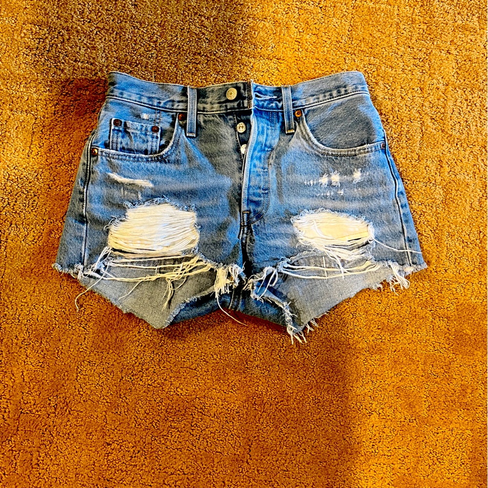 Levi’s 501 cutoff shorts.
